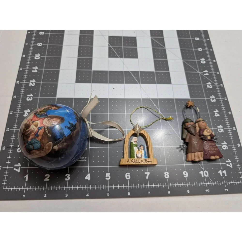 Nativity Christmas Ornaments Needzo Decoupage lot of‎ 3 vintage Holiday hanging